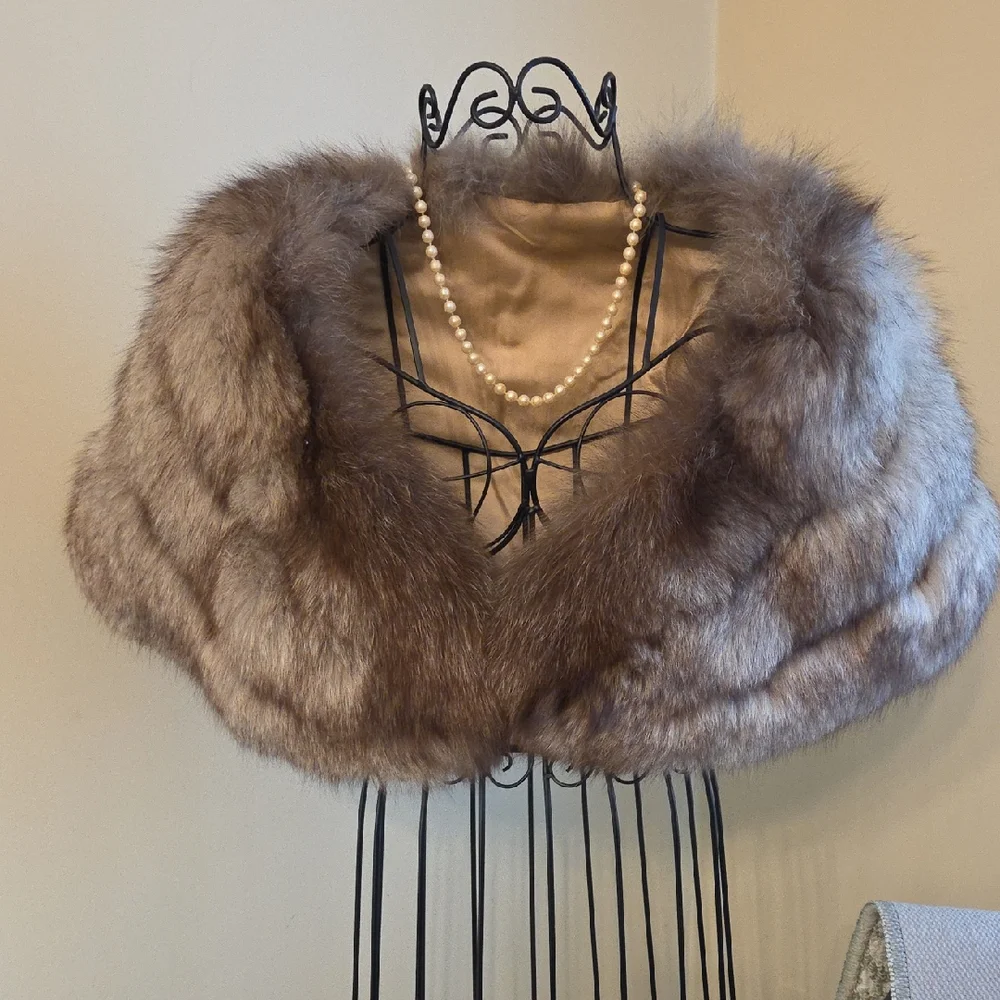 1960 Fox Stole with Clasp - Picture 1 of 4